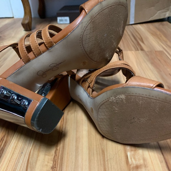 JESSICA SIMPSON Tan Strappy Heel sis 6.5 - Picture 3 of 4